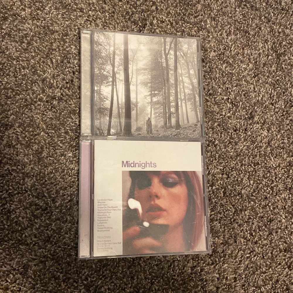 2 Taylor Swift CDs Folklore and Midnights